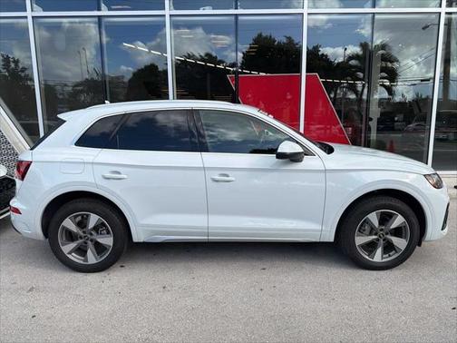2023 Audi Q5 Premium Plus 40 TFSI quattro S tronic