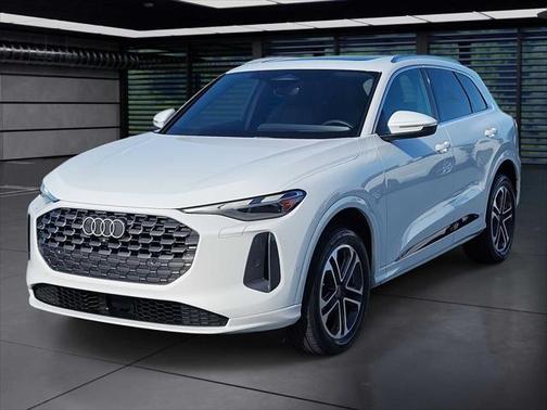 2025 Audi Q5 Premium TFSI quattro S tronic