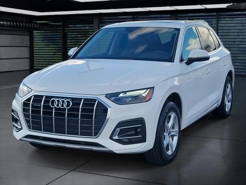 2023 Audi Q5 Premium 40 TFSI quattro S tronic