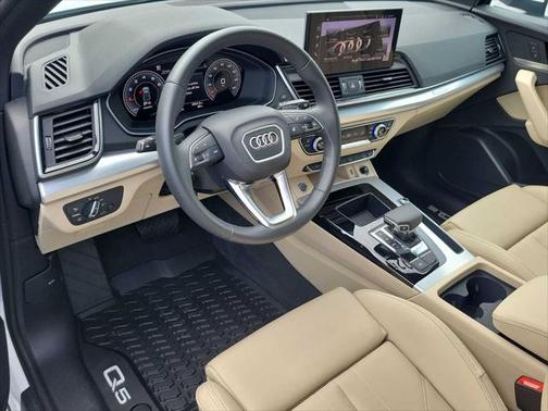 2025 Audi Q5 Premium 45 TFSI S line quattro