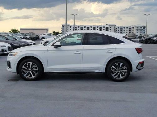 Glacier White Metallic 2023 Audi Q5 45 S line Prestige