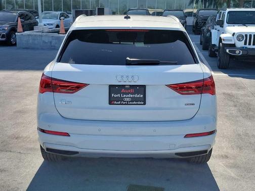 Glacier White Metallic 2020 Audi Q3 45 Premium