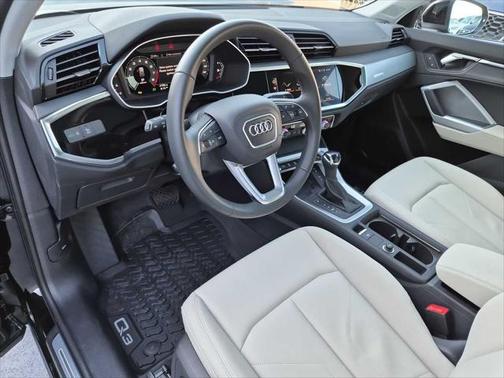 2025 Audi Q3 Premium 45 TFSI S line quattro Tiptronic