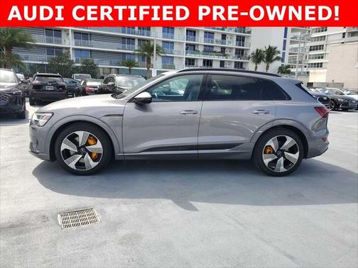 2022 Audi e-tron Premium Plus quattro