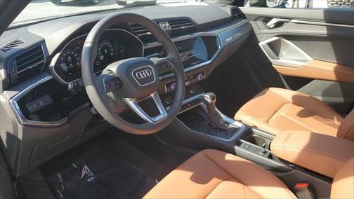 2025 Audi Q3 Premium 45 TFSI S line quattro Tiptronic
