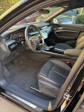 2023 Audi e-tron Premium quattro