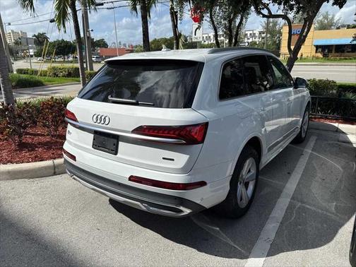 2023 Audi Q7 Premium 45 TFSI quattro Tiptronic