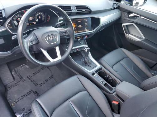 2024 Audi Q3 Premium 45 TFSI S line quattro Tiptronic