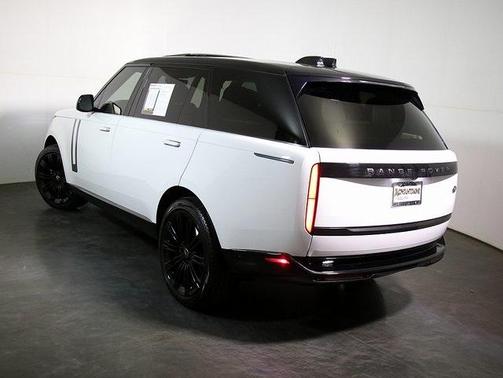 2022 Land Rover Range Rover P530 SE