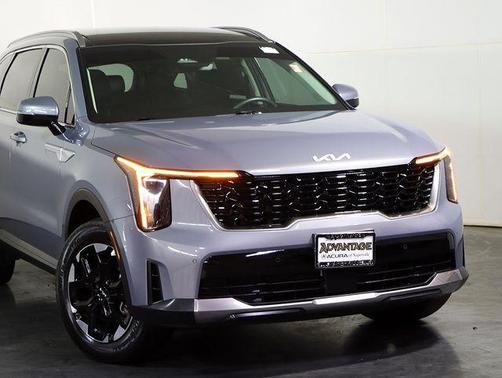 Everlasting Silver 2024 Kia Sorento S