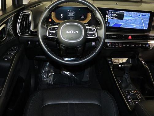 Everlasting Silver 2024 Kia Sorento S