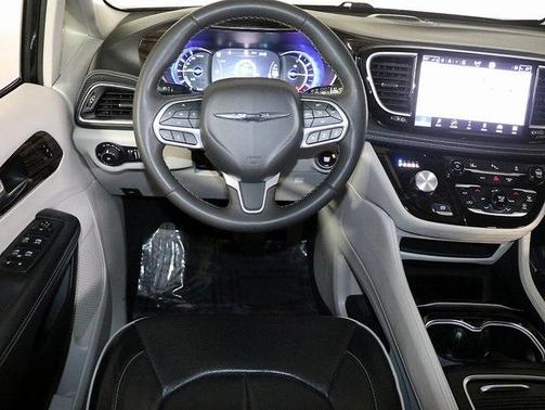 2023 Chrysler Pacifica Hybrid Limited