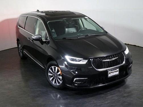 2023 Chrysler Pacifica Hybrid Limited