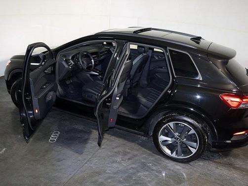 2024 Audi Q4 e-tron 55 quattro Premium