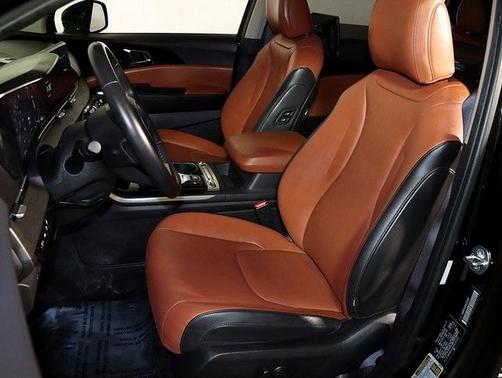 2023 Kia Carnival SX