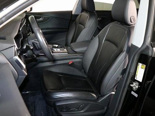 2021 Audi Q8 55 Premium