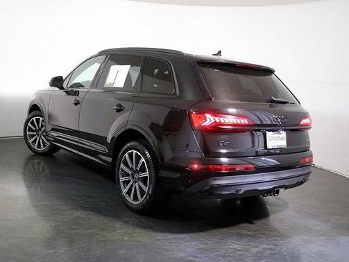 2023 Audi Q7 45 Premium Plus