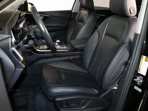2023 Audi Q7 45 Premium Plus
