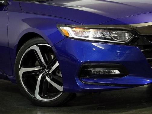 Photo 4 of 35 of 2019 Honda Accord Sport