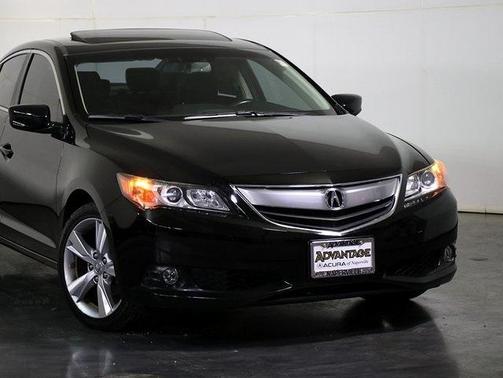 2013 Acura ILX 2.0L w/Premium Package
