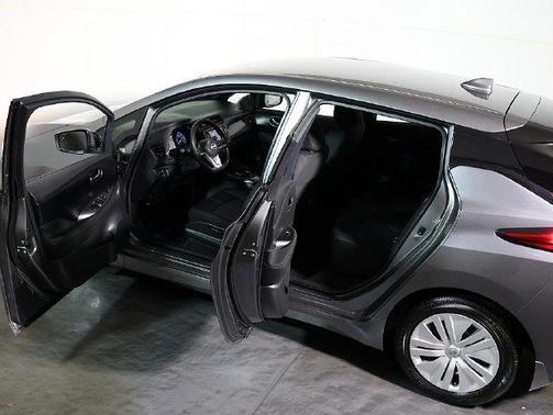 Gun Metallic 2025 Nissan Leaf S