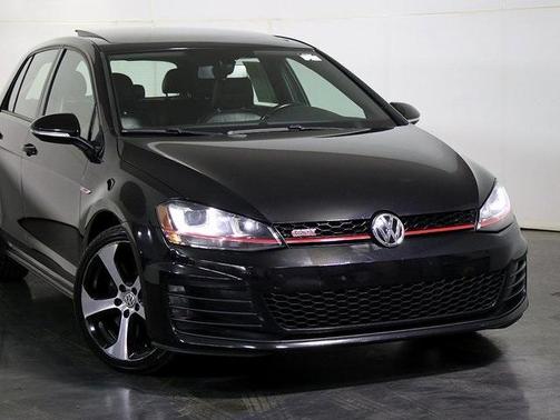 2017 Volkswagen Golf GTI SE 4-Door