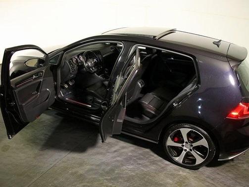 2017 Volkswagen Golf GTI SE 4-Door