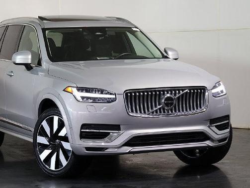 Silver 2024 Volvo XC90 Recharge Plug-In Hybrid T8 Plus 6 Passenger