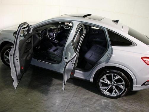 2024 Audi Q4 e-tron 55 quattro Premium