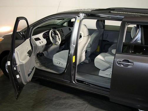 2011 Toyota Sienna Base