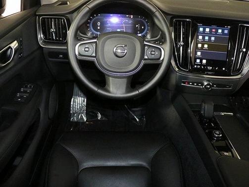2024 Volvo S60 B5 Core Dark Theme