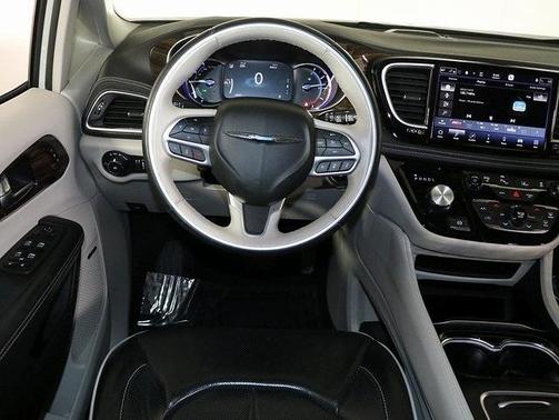 2021 Chrysler Pacifica Hybrid Limited