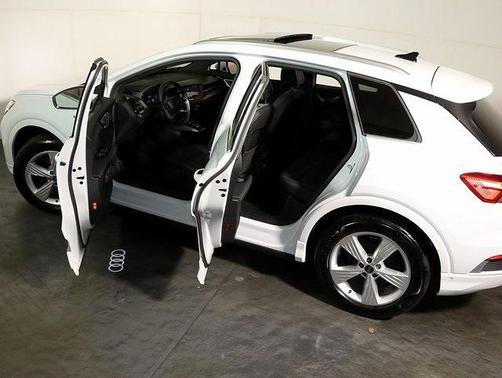 2024 Audi Q4 e-tron 55 quattro Premium