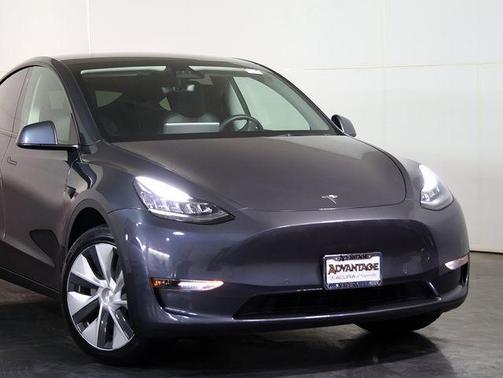 Midnight Silver Metallic 2021 Tesla Model Y Long Range