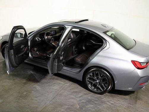 2025 BMW 330 i xDrive