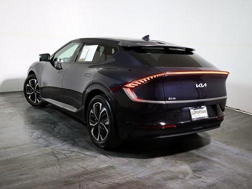 2022 Kia EV6 Wind