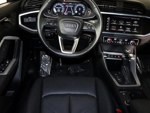 2025 Audi Q3 45 S line Premium