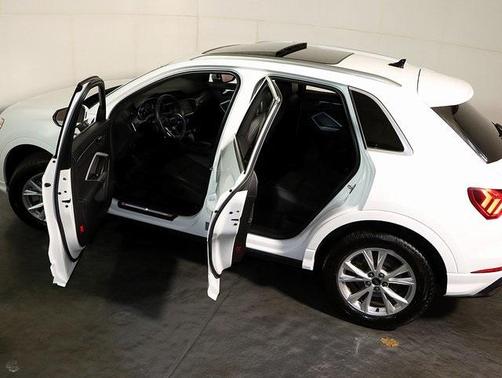 2025 Audi Q3 45 S line Premium