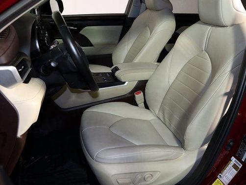 2020 Toyota Highlander Hybrid XLE