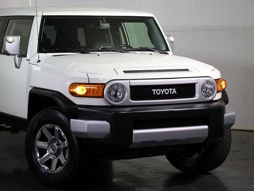2014 Toyota FJ Cruiser Base