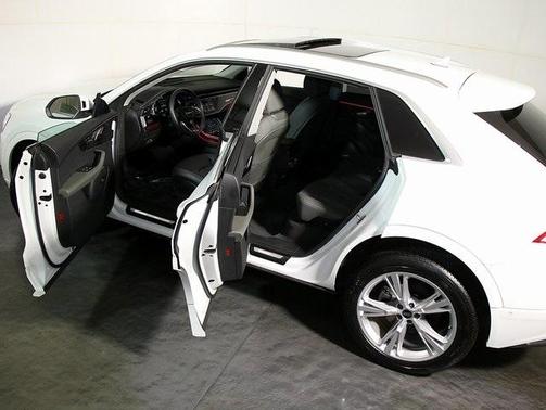 2023 Audi Q8 55 Premium Plus