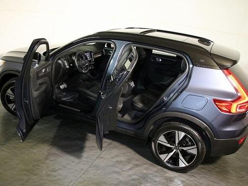 2022 Volvo XC40 Recharge Pure Electric P8 Twin Plus