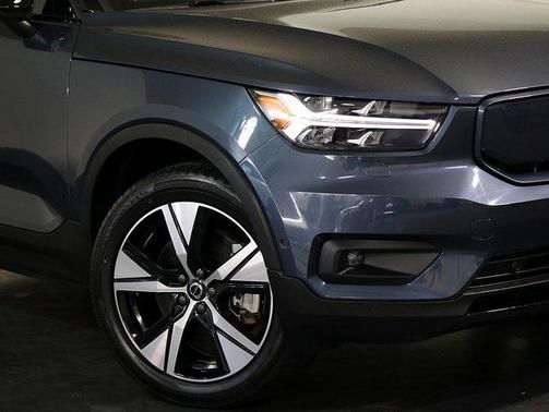 2022 Volvo XC40 Recharge Pure Electric P8 Twin Plus