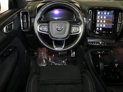 2022 Volvo XC40 Recharge Pure Electric P8 Twin Plus