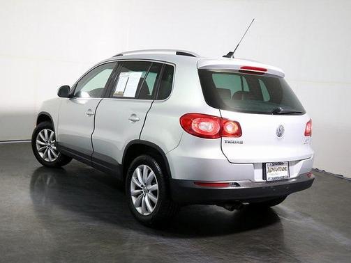 2011 Volkswagen Tiguan SE