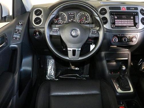 2011 Volkswagen Tiguan SE