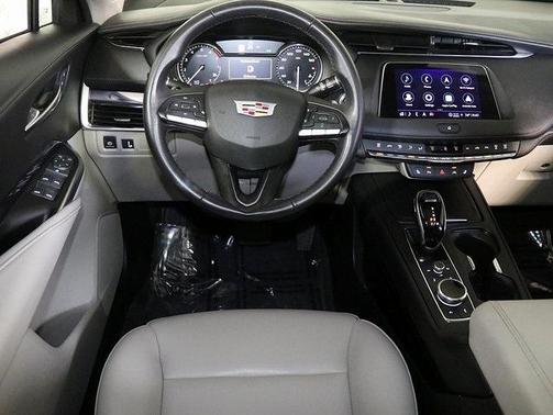 2022 Cadillac XT4 Luxury
