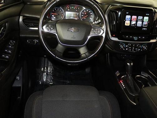 Silver Ice Metallic 2019 Chevrolet Traverse LT Cloth