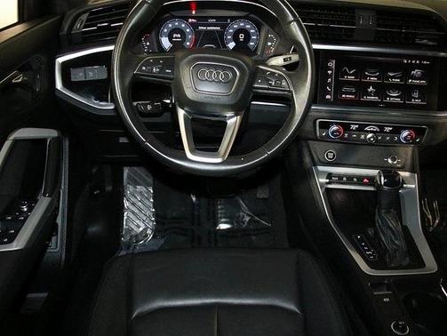 2024 Audi Q3 45 S line Premium