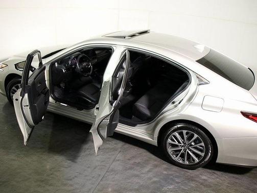 2022 Lexus ES 350 Base